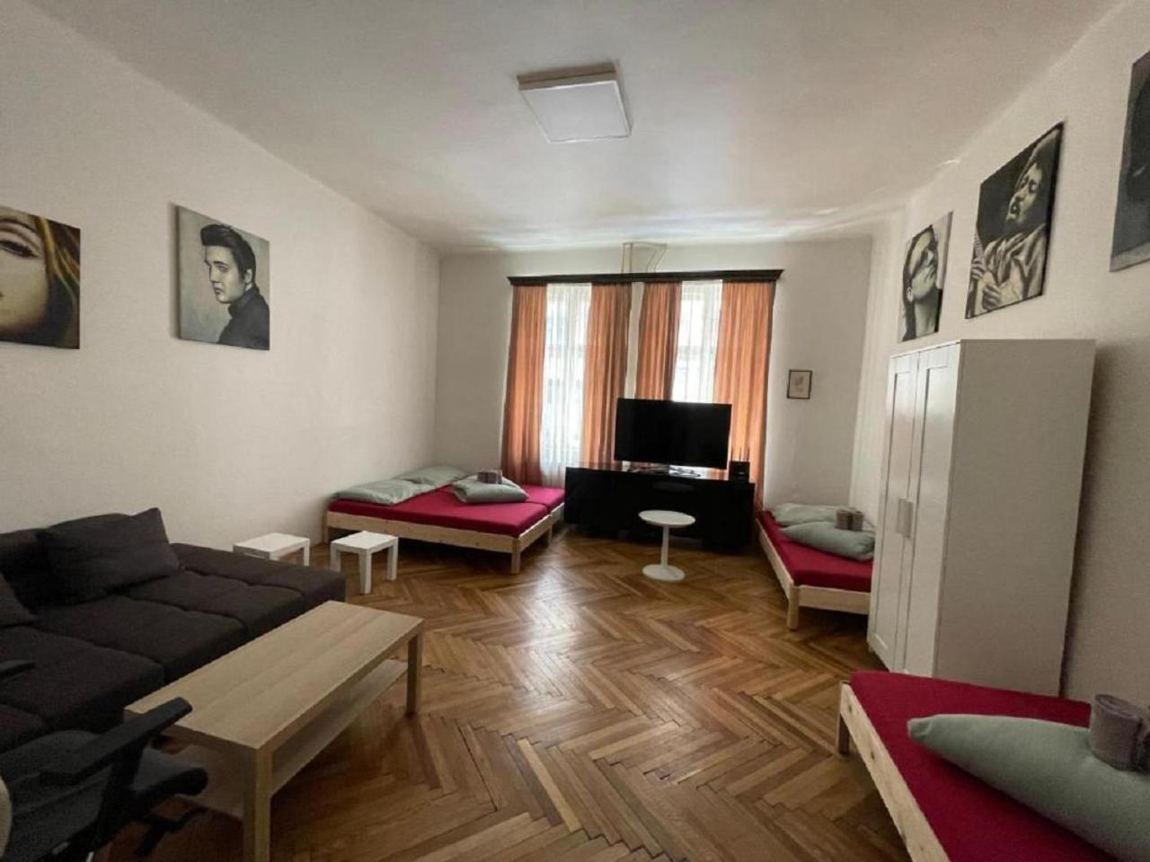 Red&Black Apartment City Centr, Na Hradbach 118 Ostrava Kültér fotó